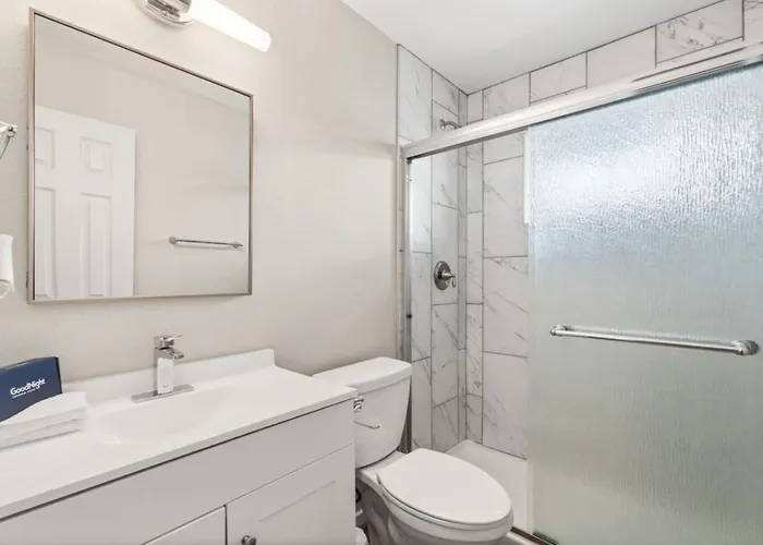 Fashion Square Apartment