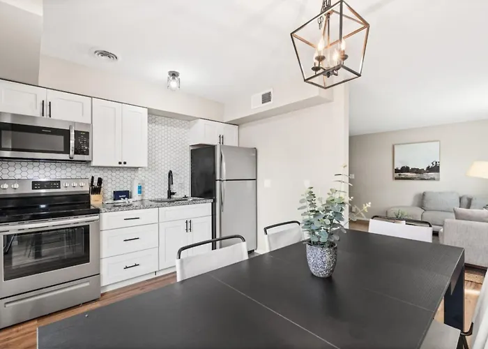 Apartment Fashion Square