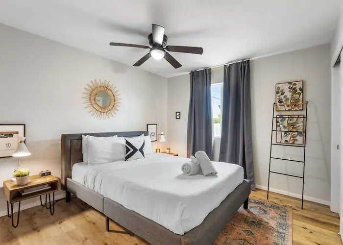 Apartment Fashion Square