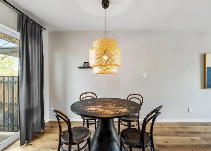 Apartment Fashion Square