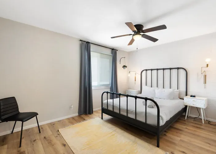 Fashion Square Apartment Scottsdale