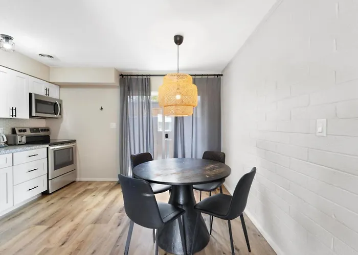 Apartment Fashion Square