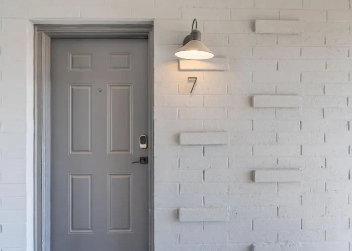 Fashion Square Apartment