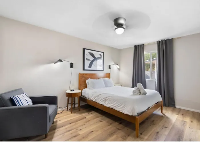 Apartment Fashion Square