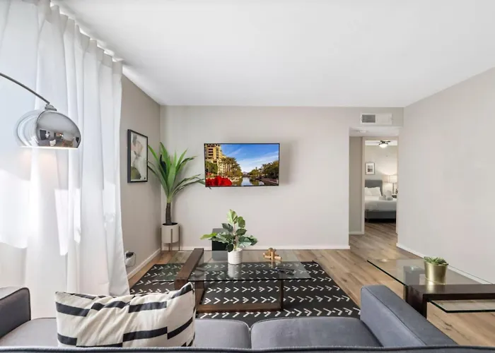 Apartment Fashion Square Scottsdale