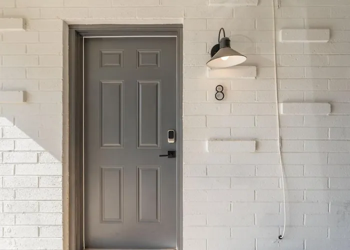 Fashion Square Apartment